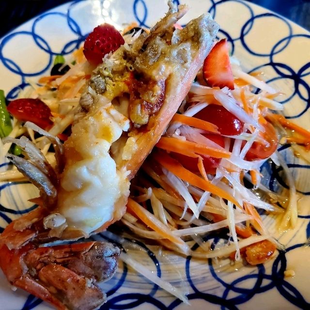 กุ้งแม่น้ำเผาจากอยุธยา บรรยากาศโรงแรม 5 ดาว 
