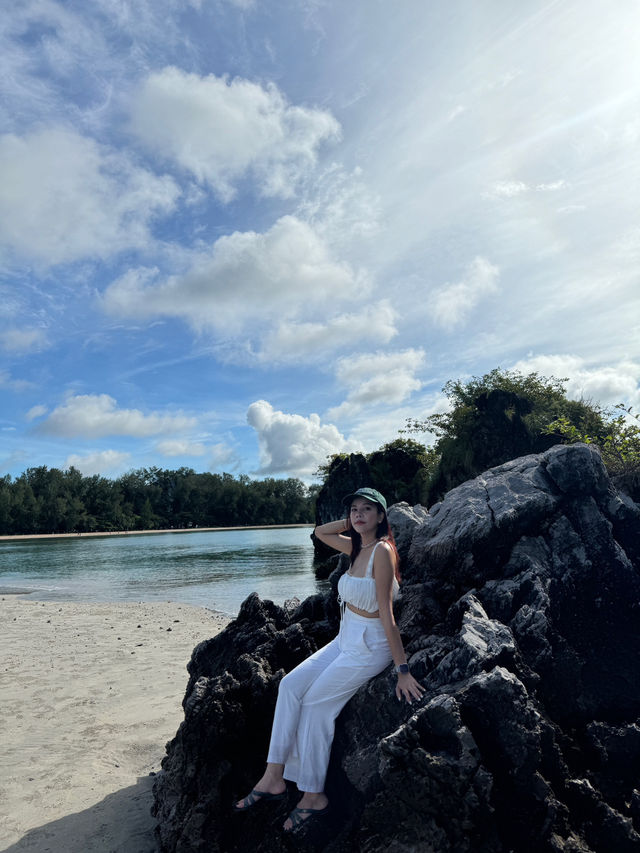 เดินเล่น ริมหาดนพรัตน์ธารา 🏖️ กระบี่
