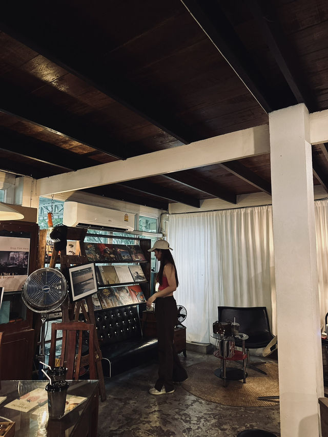 Cafe.small Talk | คาเฟ่ลับลพบุรี