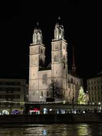 🇮🇹 Zurich at Night: A Glimpse into the Illuminated Cityscape