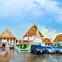 เดินเล่นเลียบสะพานแม่น้ำเจ้าพระยา