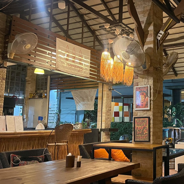 3 Monkeys หัวหิน อาหารอร่อย บรรยากาศดีต้องลอง