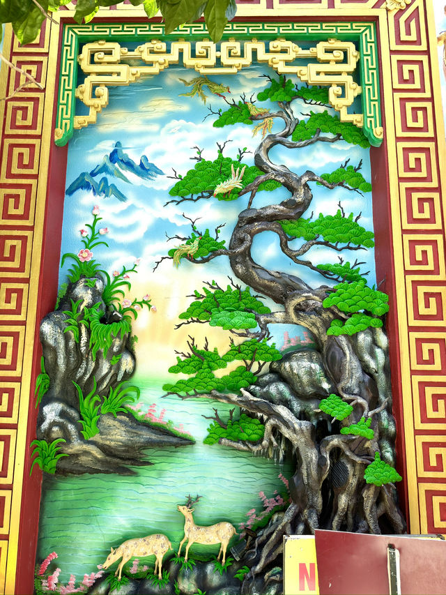 ベトナム　フーコック島観光　立派なお寺Dinh Bà Thủy Long Thánh Mẫu に圧倒された！