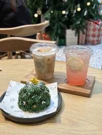 เช็คอินคาเฟ่คริสต์มาส BITE AND BOND เสาชิงช้า 🎄