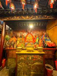 วัดหม่านโม (Man Mo Temple)