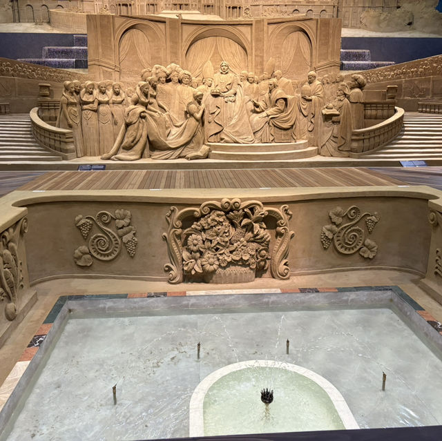The Sand Museum (砂の美術館)