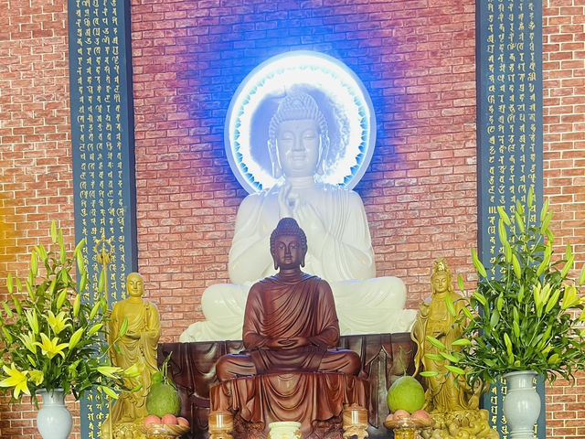 วัดใหญ่ในดานัง ฟังเสียงคลื่นทะเล เวียดนาม🇻🇳