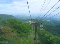 【福島県】紅葉の絨毯の絶景広がる「安達太良山」