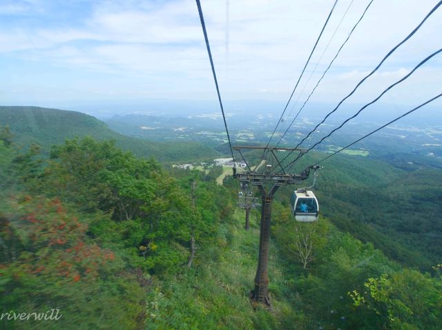 【福島県】紅葉の絨毯の絶景広がる「安達太良山」