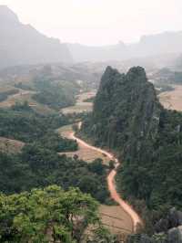 จุดชมวิวผาหนามไซ เที่ยววังเวียง ลาว
