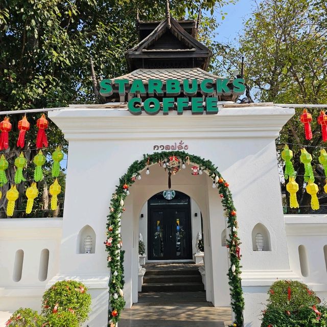 จิบกาแฟสตาบัคที่สวยที่สุดในเชียงใหม่