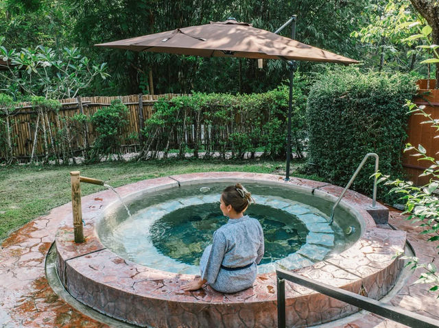 Taryn Hot Springs ธาริน ฮอทสปริง ระนอง