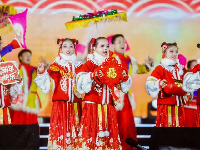 Grand yangko folk dance performance