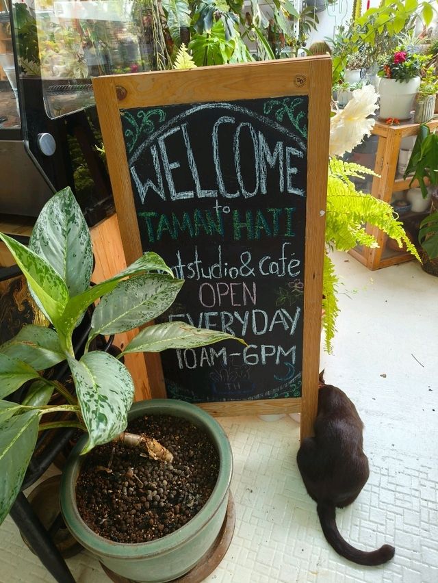Tropical Vibes and Perfect Brews at Taman Hati Cafe