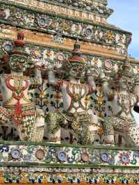 🌟 Wat Arun: A Breathtaking View You Can’t Miss! 🏯✨