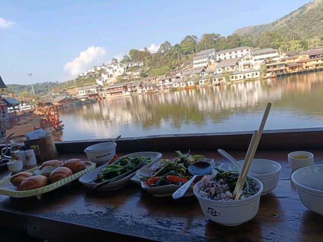 บ้านรักไทย แมฺ่ฮ่องสอน ที่พัก ลีไวน์รีสอร์ท