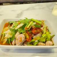 คาเฟ่ร่มรื่นในซอยลาดพร้าว 26 Pet Friendly 