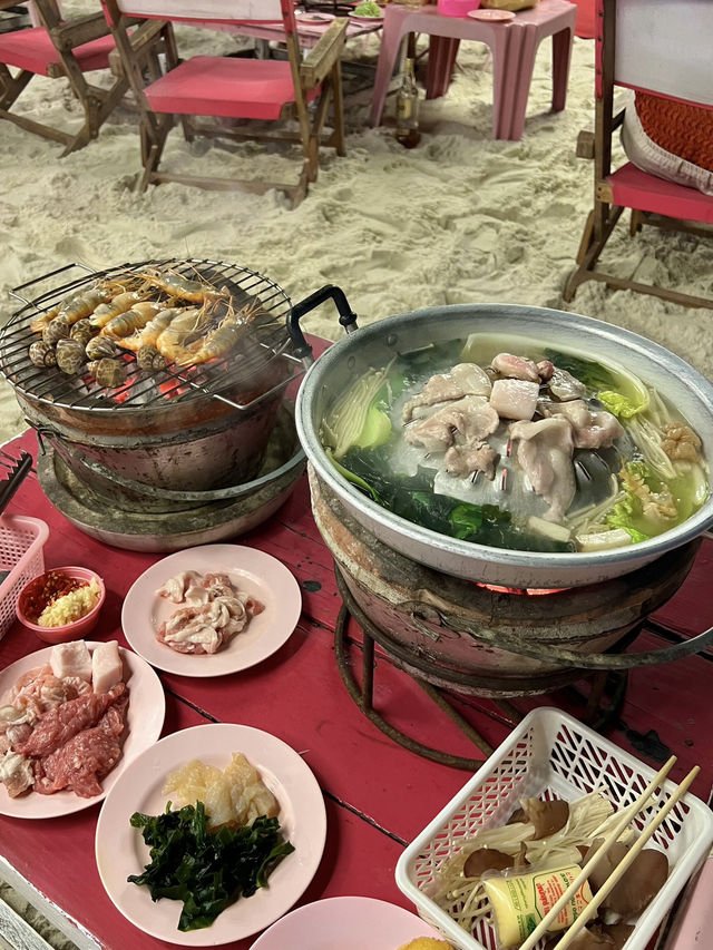 เม็ดทรายหมูกระทะ ริมทะเลเสม็ด ระยอง