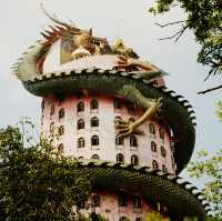 วัดสามพราน แลนด์มาร์คมังกรทะยานฟ้า ใกล้กรุงเทพฯ 