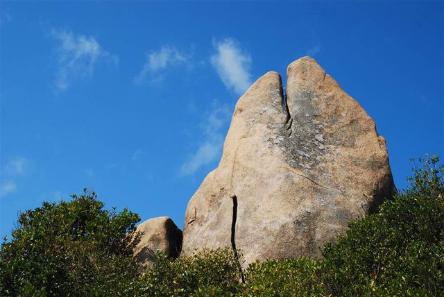 The Funny Rocks of Ling Kok Shan