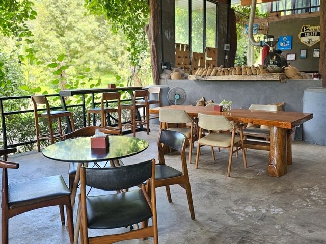 โรงคั่วกาแฟคาลิโก้ (Caligo Coffee Factory)