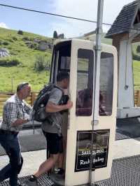 กระเช้าลับในเทือกเขา Dolomite Italy 