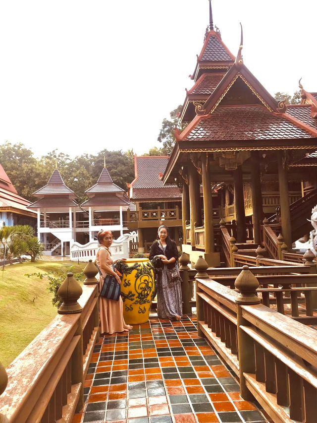 พาเที่ยววัดสวยจังหวัดมุกดาหาร