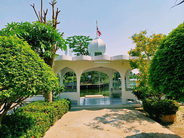 泰國曼谷湄南河畔著名歷史古跡清真寺建築景點：Al-Kubror Mosque，阿拉伯文化藝術風格建築，適合打卡拍照📸