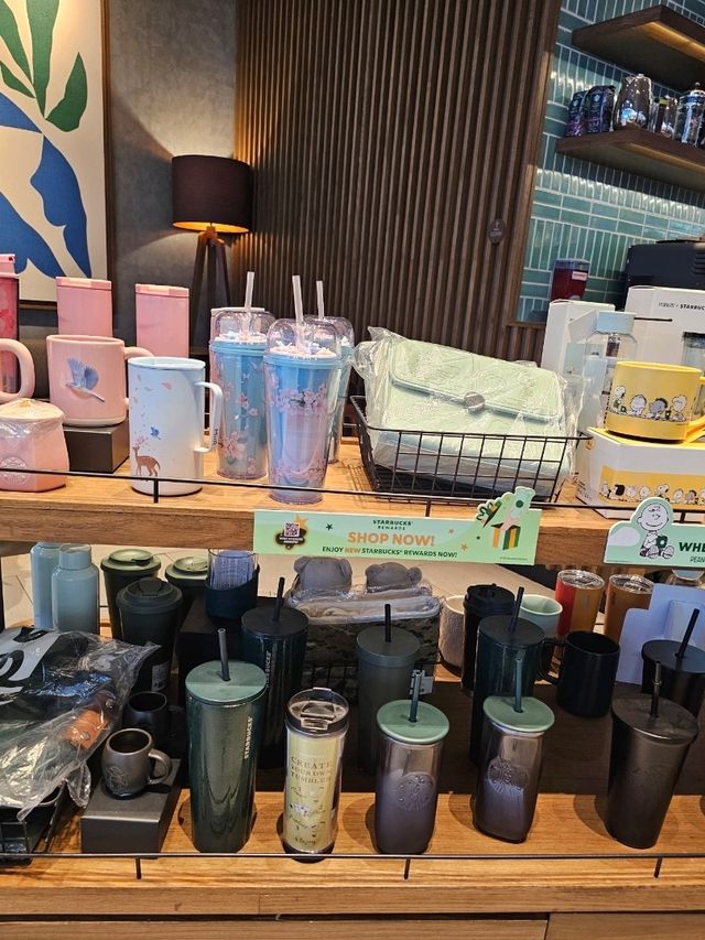 ร้านสตาร์บัค สาขาเดอะมอลล์งามวงศ์วาน