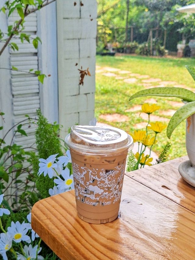 คาเฟลับฟิวเขาใหญ่ ARTISAN HOUSE