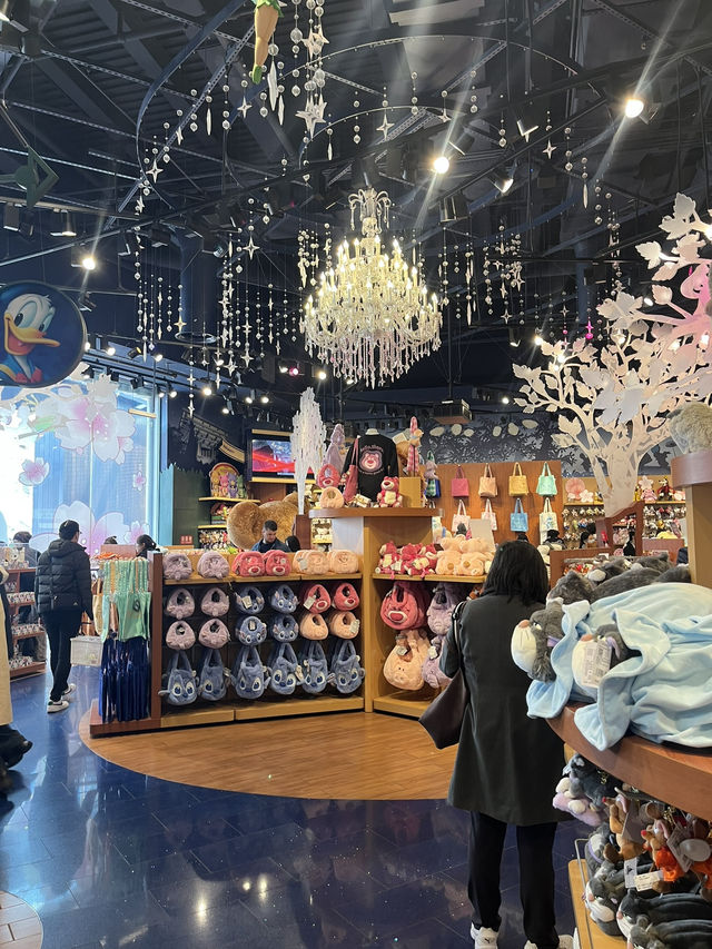 แฟนดิสนีย์ไม่ควรพลาด!  Disney Store สาขา Lujiazui