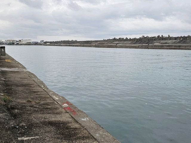 散步吹海風〔花蓮港親水遊憩區〕清晨傍晚都浪漫