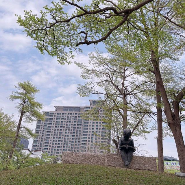 高雄市立美術館 Kaohsiung Museum of Fine Arts