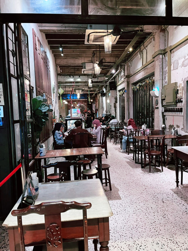 “Leaf & Co. Café: Where Sustainability Meets Flavor in the Heart of Kuala Lumpur”