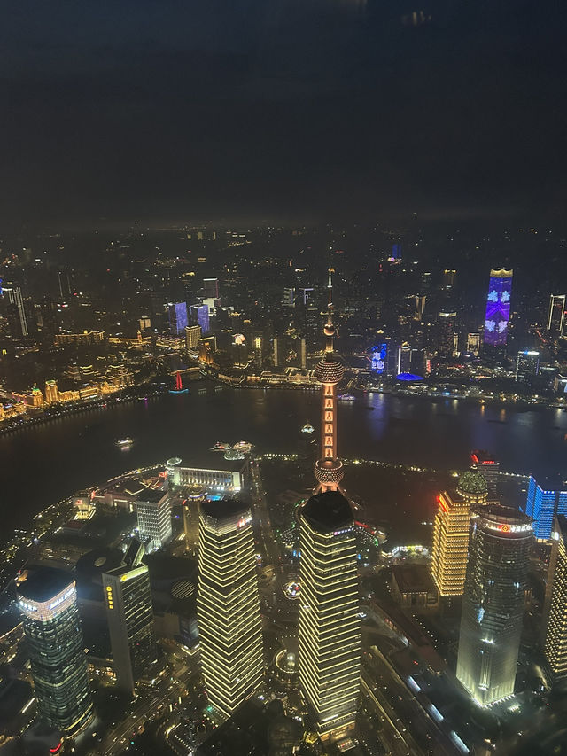 พาชมจุดสูงสุดในเซี่ยงไฮ้ Shanghai Tower 