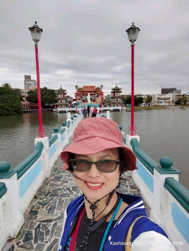เยี่ยมชมศาลาฤดูใบไม้ผลิและฤดูใบไม้ร่วง