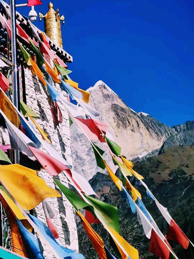中國四川阿壩著名景點：四姑娘山，適合徒步打卡拍照📸