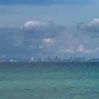 ที่พักริมทะเลสุดมินิมอล ณ เกาะล้าน 