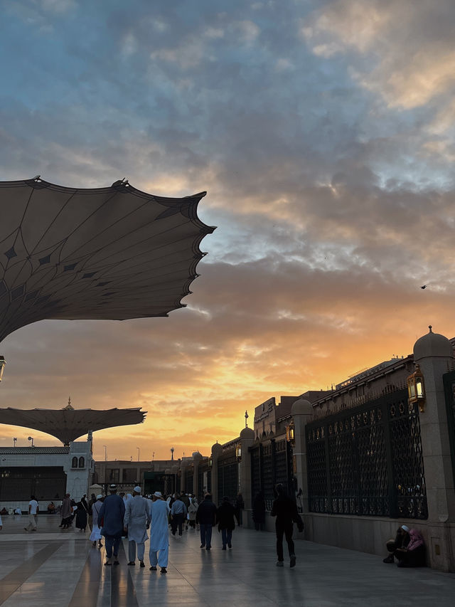 CALM & CONNECTION: SAUDI PILGRIMAGE