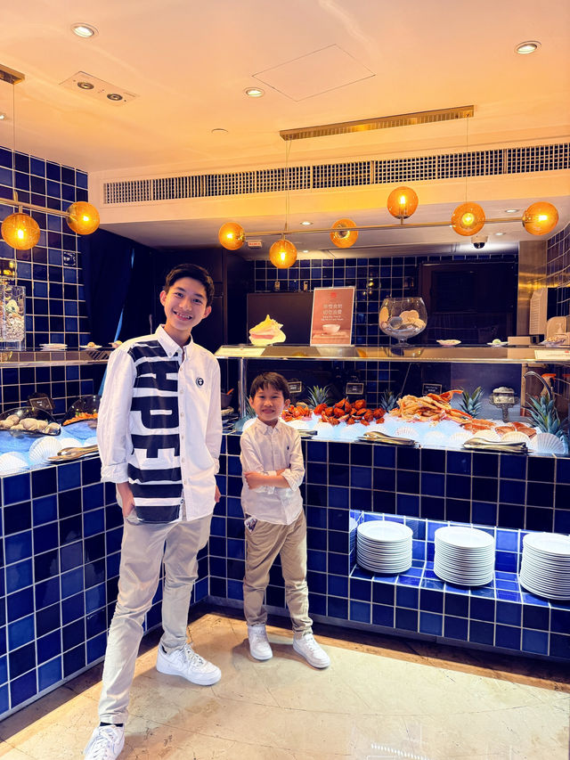 360°旋轉餐廳自助餐