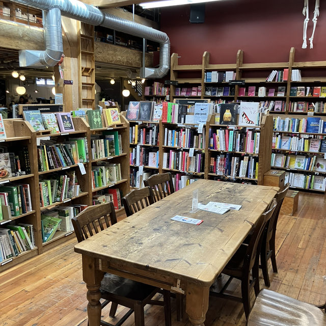 시애틀의 대표 독립 서점, Elliot Bay Book Company!