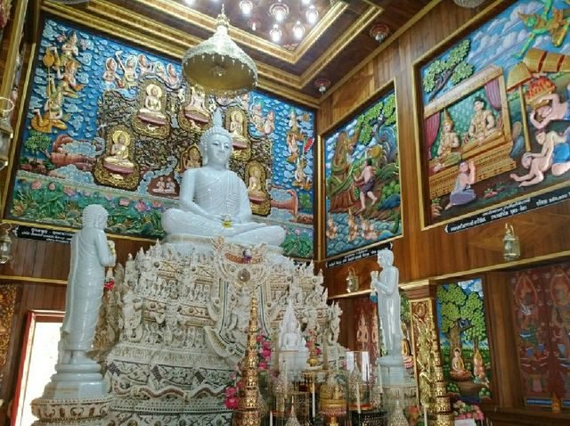 วัดข่อย..วัดสวย เมืองเพชรบุรี
