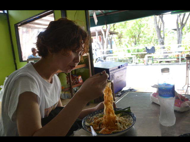 ローカル全開！バーンガジャオで出会った“味の冒険”食堂