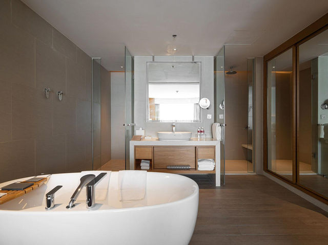 “Sunset Serenity by the Sea: The Luxury Haven of Marriott Kota Kinabalu”