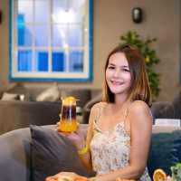 คาเฟ่ริมทะเล ชมพระอาทิตย์ตกดิน มีมินิคอนเสิร์ต