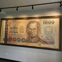 พาชมร้านกระเบื้องเก่าแก่ และแกลลอรี่จากกระเบื้อง
