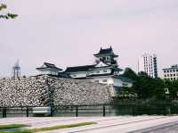 富山城跡的歷史之旅 🏰🌳
