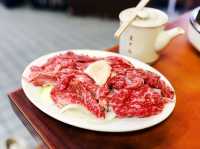 【🇯🇵広島】昭和レトロな老舗で味わう、やさしいすき焼き「肉のますゐ」