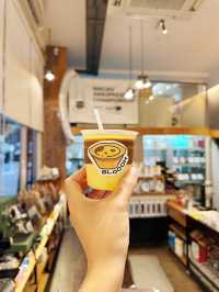 마카오 야경을 즐기며 에그 타르트 라떼를 먹어 보세요💛