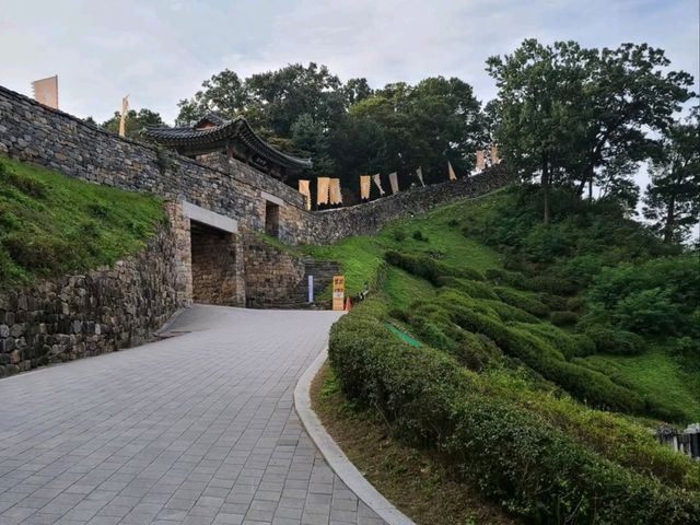 Castle Walls & Chill Walks